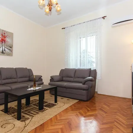 Gorgeous Home In Pula With Wifi